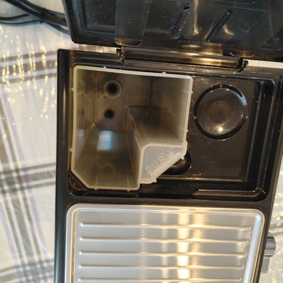 Delonghi 15 Bar Pump Espresso/Cappuccino Coffee Machine - Picture 7 of 7